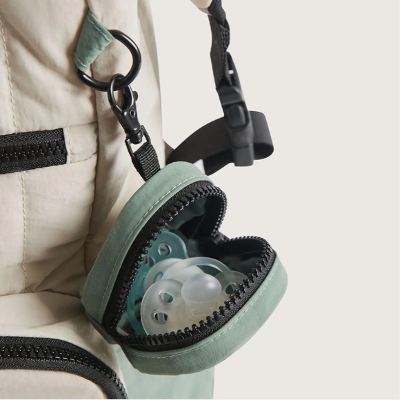 BAGSMART Paz 25L Diaper Bag Backpack, CELADON Green & Ivory White - Picture 4 of 14